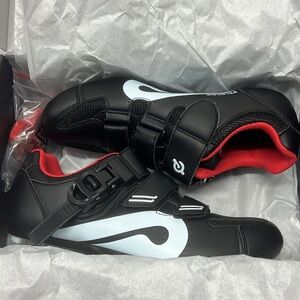 Peloton cycling shoes NEW 38